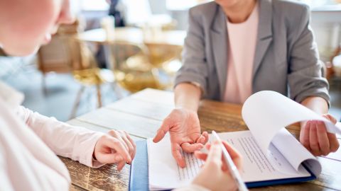 Роботодавців штрафуватимуть за вказання статі у вакансії: названі суми