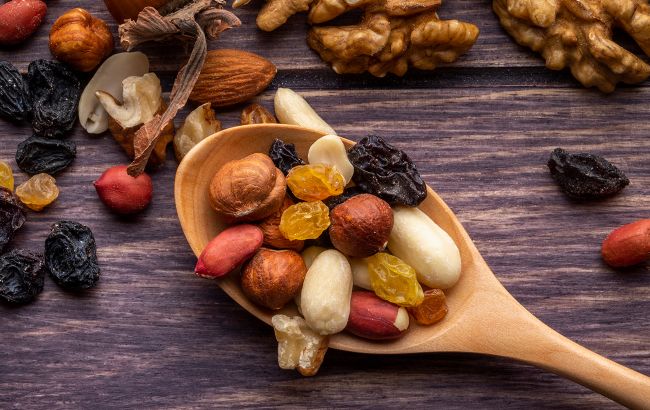 Сколько орехов и сухофруктов можно есть на перекус? Многие люди до сих пор не в курсе
