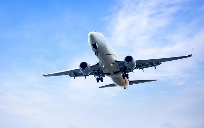 Британия может смягчить ограничения для туристов на фоне иска авиакомпаний