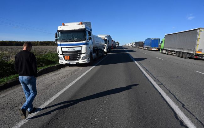 На трасі Київ-Одеса далекобійники протестували через зміни в мобілізації