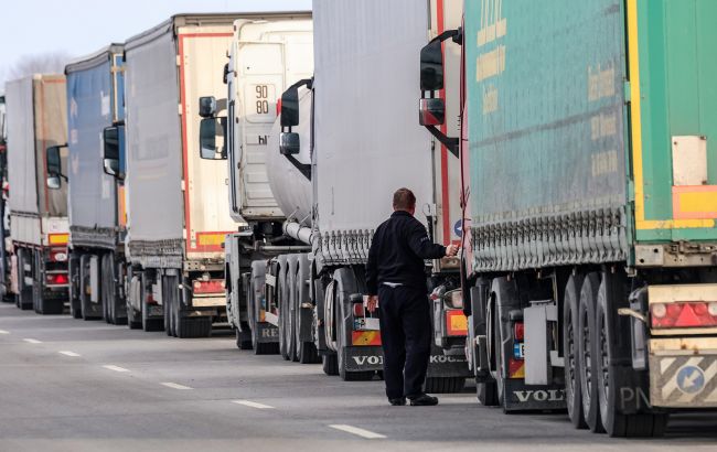 У Києві змінять правила руху вантажівок з 3 вересня: що треба знати водіям