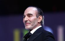 Джон Гальяно стал темой Met Gala 2027: какой будет выставка о легендарном дизайнере