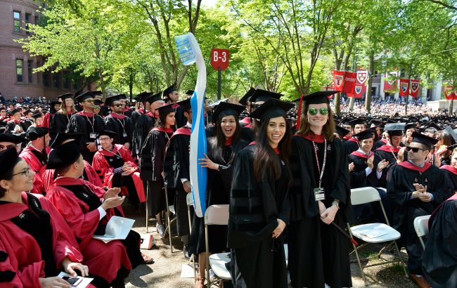 Гарвард виграв у Трампа: суд дозволив знову приймати іноземних студентів