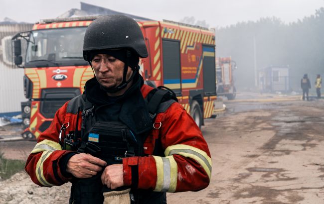 Россияне дважды за ночь ударили по Харькову, под завалами дома может быть человек