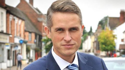 Росія повинна заплатити за анексію Криму і отруєння Скрипалів, - Міноборони Британії