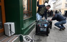 В Киеве и нескольких областях Украины ввели аварийные отключения света