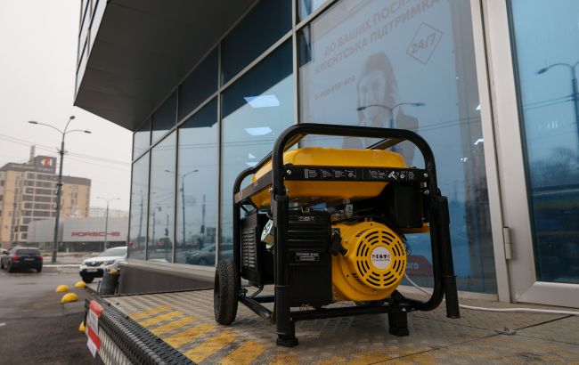 В Україні знову почались аварійні відключення світла: які області у списку