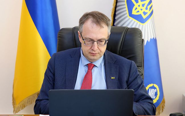 В окупованій Кремінній вибухнув газ у міськраді та будівлі поліції. Є загиблі, - МВС