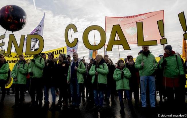 В Германии тысячи граждан протестуют против угля в энергетике