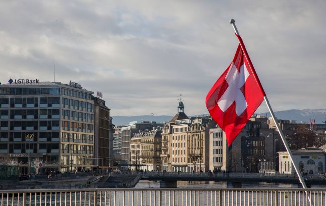 Швейцарія призупинила спрощений візовий режим із Росією