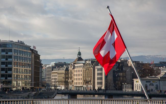 Швейцария ввела очередные санкции против РФ: запрет на импорт угля и древесины