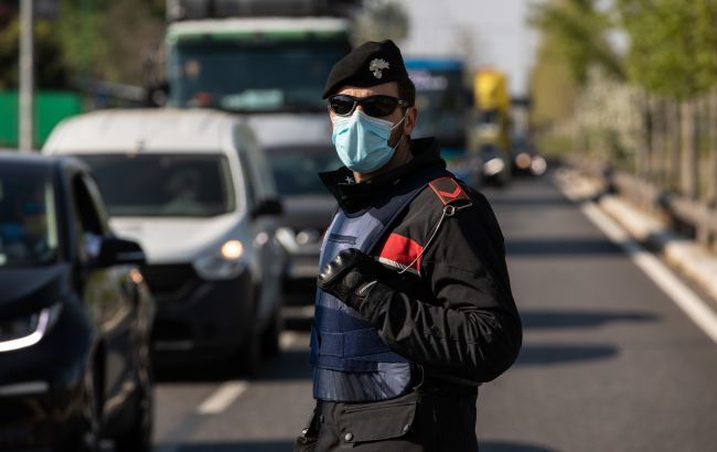 В Італії скасують масковий режим на вулицях