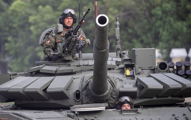 В Маріуполі вперше зафіксували переміщення російських танків Т-90, - Андрющенко