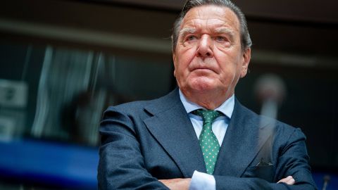 Шредера планують вигнати з партії німецьких соціал-демократів: названо причину