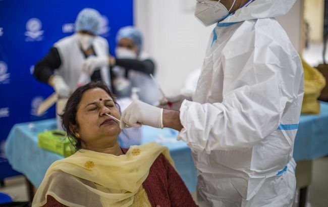 Влада Індії оголосила про другу хвилю коронавірусу: число хворих стрімко зростає