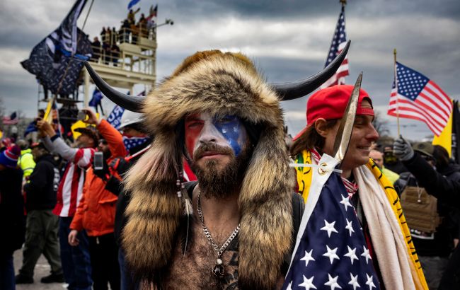 Штурм Капітолію: "шаману" QAnon дали понад три роки в'язниці