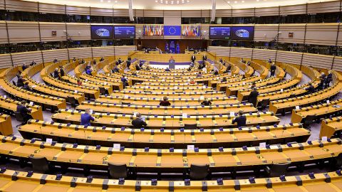 Европарламент поддержал выделение Украине первого транша на 1 млрд евро