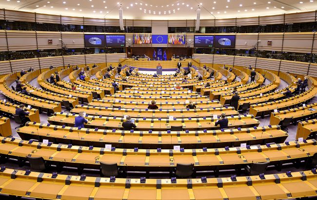 Европарламент поддержал выделение Украине первого транша на 1 млрд евро