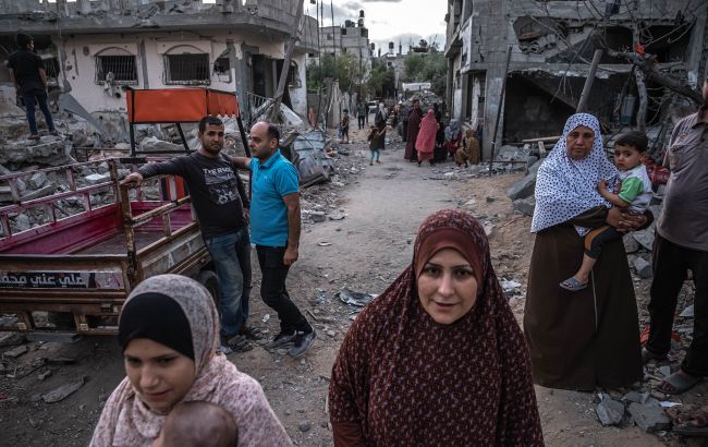 США с самолетов сбросили гуманитарную помощь жителям Сектора Газа с самолетов