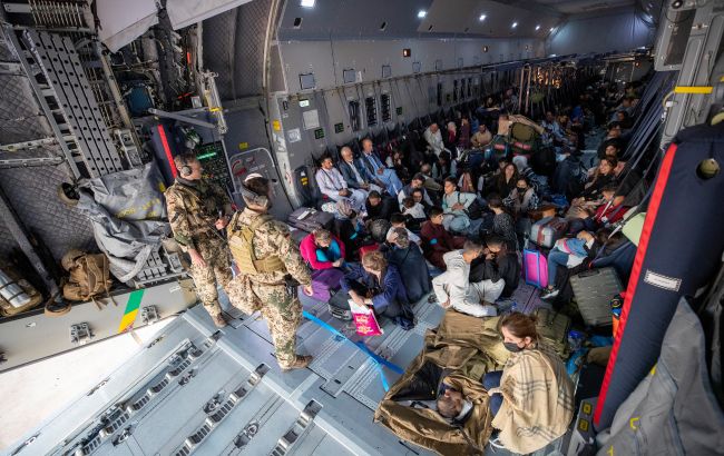 Держдеп США просять дозволити приватні рейси в Афганістан для евакуації