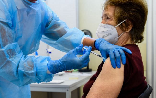В Украине разрешили делать вторую бустерную прививку против СOVID-19