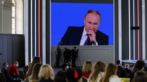 Війна, газ і майбутнє Донбасу: що на прес-конференції Путін сказав про Україну