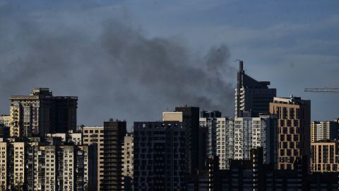В Киеве ночью прогремели мощные взрывы: в сети появилось видео