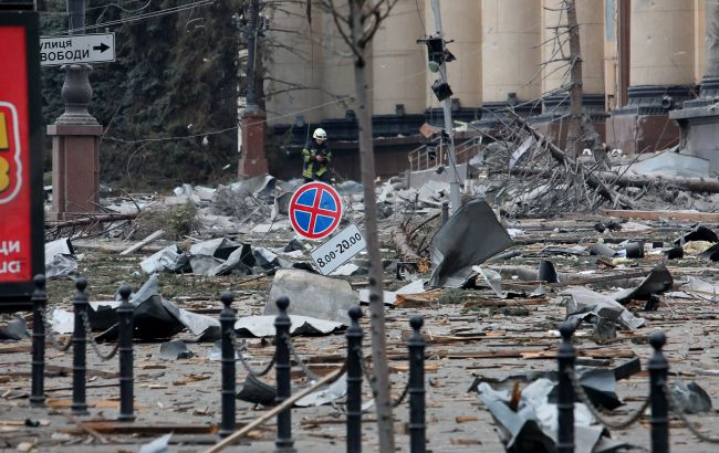 В центре Харькова в результате авиаудара был разрушен четырехэтажный дом
