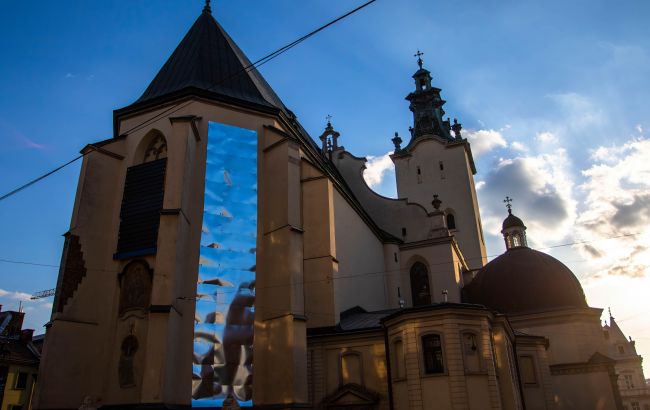 У Львові та області прогриміли вибухи. Спрацювала наша система ППО