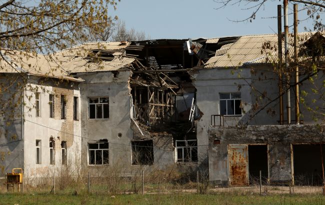 Полсотни разрушенных домов и 12 погибших: россияне наступают на Северодонецк