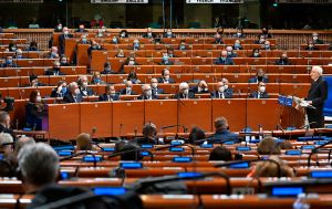ПАРЄ закликала спрямовувати 10% коштів на відновлення України