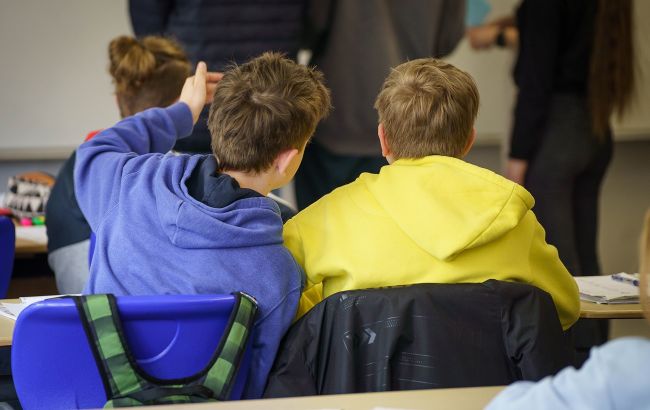 МОН предлагает сократить количество предметов в школе: что думают украинцы