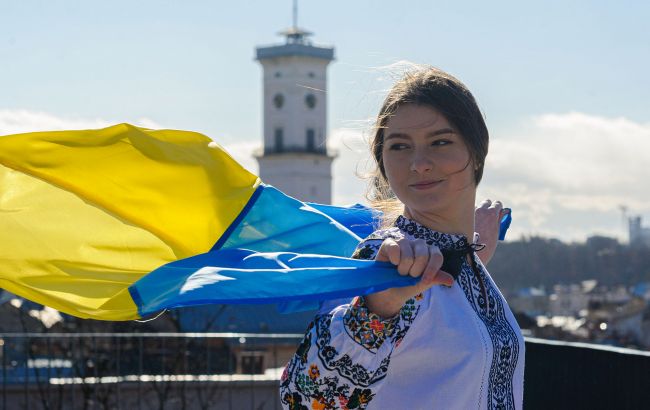 Сине-желтый или желто-синий? Что значат цвета флага Украины