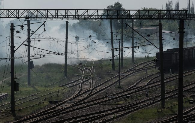 В Луганской области взорвали железнодорожные пути, по которым россияне перевозили технику