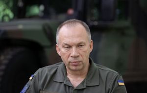 Сирський заявив про можливість ротацій на фронті у три зміни