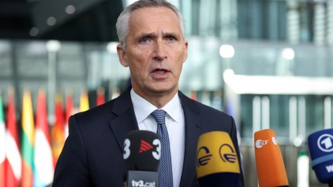 Генсек НАТО закликав Росію негайно звільнити журналіста WSJ