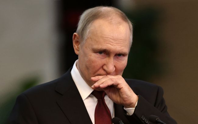У Путина зашкаливает паранойя: охрана снимает с чиновников РФ даже часы