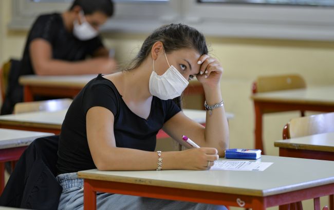 Украинские выпускники смогут сдать мультитест за рубежом: перечень стран