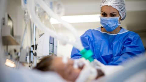 От одного случая до рекордных 43 тысяч за сутки: динамика пандемии в Украине