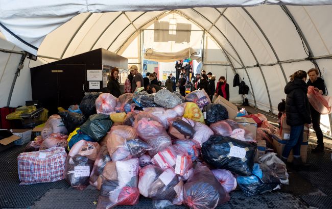 Укрзализныця организовала пункты приема международной гуманитарной помощи: где они находятся