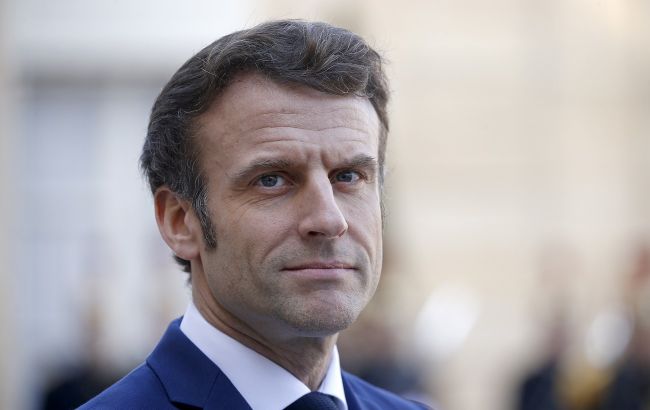 Франция передает Украине пожарные машины, "скорые" и 50 тонн спасательного оборудования, - Макрон