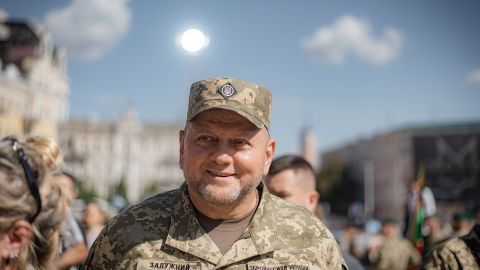 Залужный собирается защищать диссертацию: что об этом известно