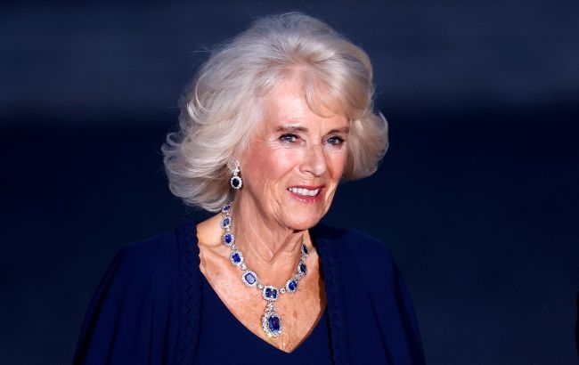 Королева Камилла устроила специальное чаепитие для слепой девочки и ее игрушки (фото)