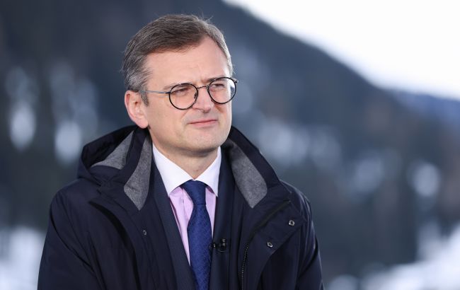 Немає такого дня, щоб в Україну не приїхало щось зі зброї, - Кулеба