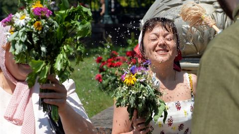 Трійця 2025: теплі привітання зі святом своїми словами та у листівках
