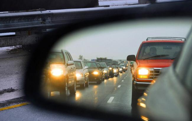 В поліції нагадали про зобов'язання вмикати денні фари з 1 жовтня
