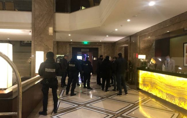 ДТП з кортежем Ярославського: поліція провела обшуки в готелі та будинку бізнесмена