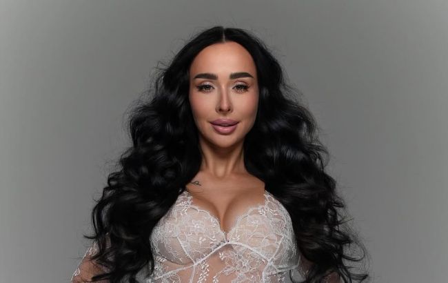 Звезда "Голосу країни" стала мамой и показала первое фото с новорожденной дочкой