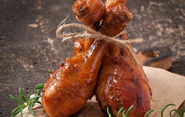 Смачніше за шашлик: такі карамельні гомілки барбекю просто тануть у роті
