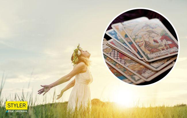 Нервы и эмоции будут зашкаливать: гороскоп Таро для всех до конца июля